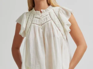Gaya en feminin, söt blus i bomull, för ljumma sommarkvällar.
