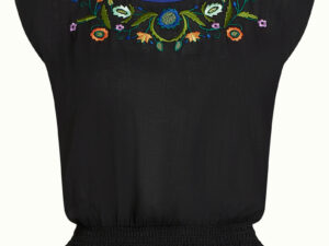Selly smock topp, en söt topp med blomsterbrodyr.