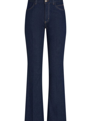 Tammy Flare Denim. Snygga jeans i en djupblå kulör, smal byxa med utsvängda ben.